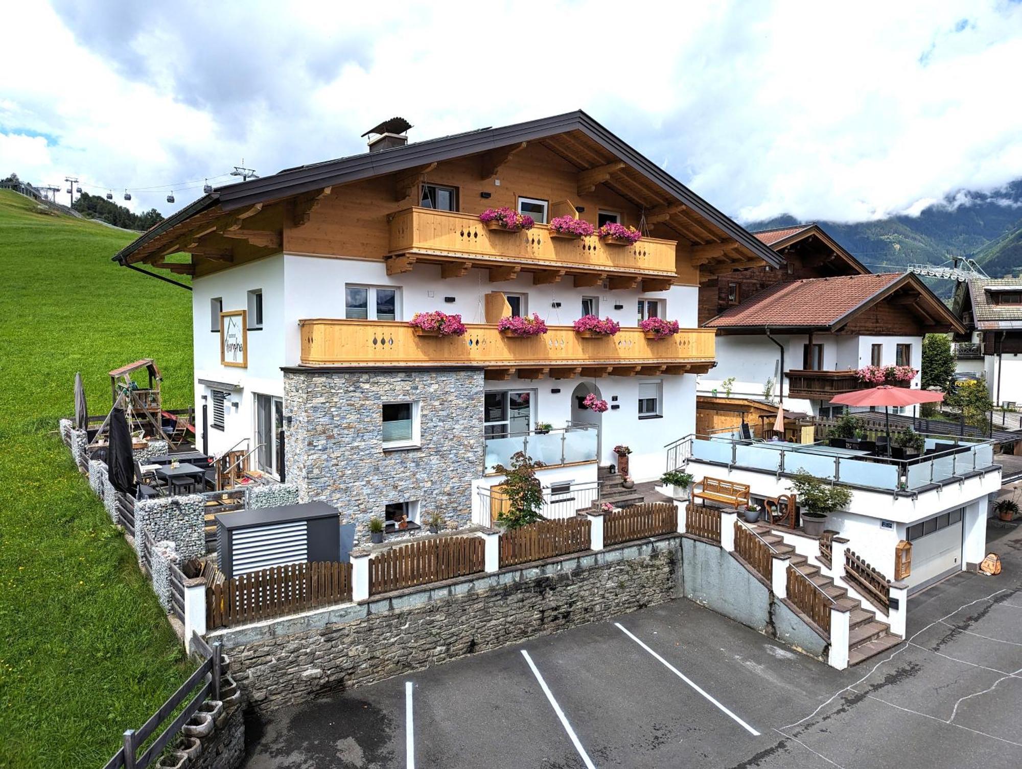 Bergfried Appartements - Ski In Ski Out, Inklusive Sommerkarte, Zentral Mit Ausblick Ueber Kaprun Buitenkant foto