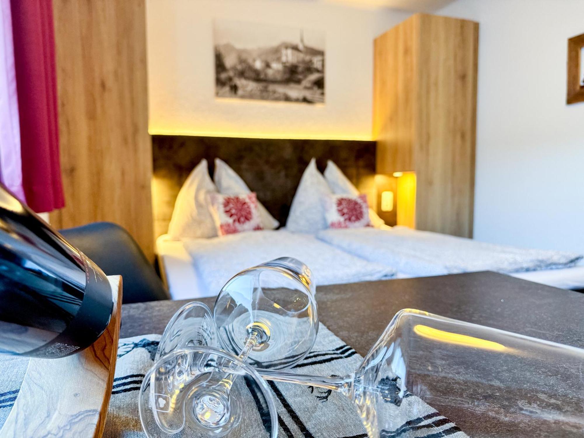 Bergfried Appartements - Ski In Ski Out, Inklusive Sommerkarte, Zentral Mit Ausblick Ueber Kaprun Buitenkant foto