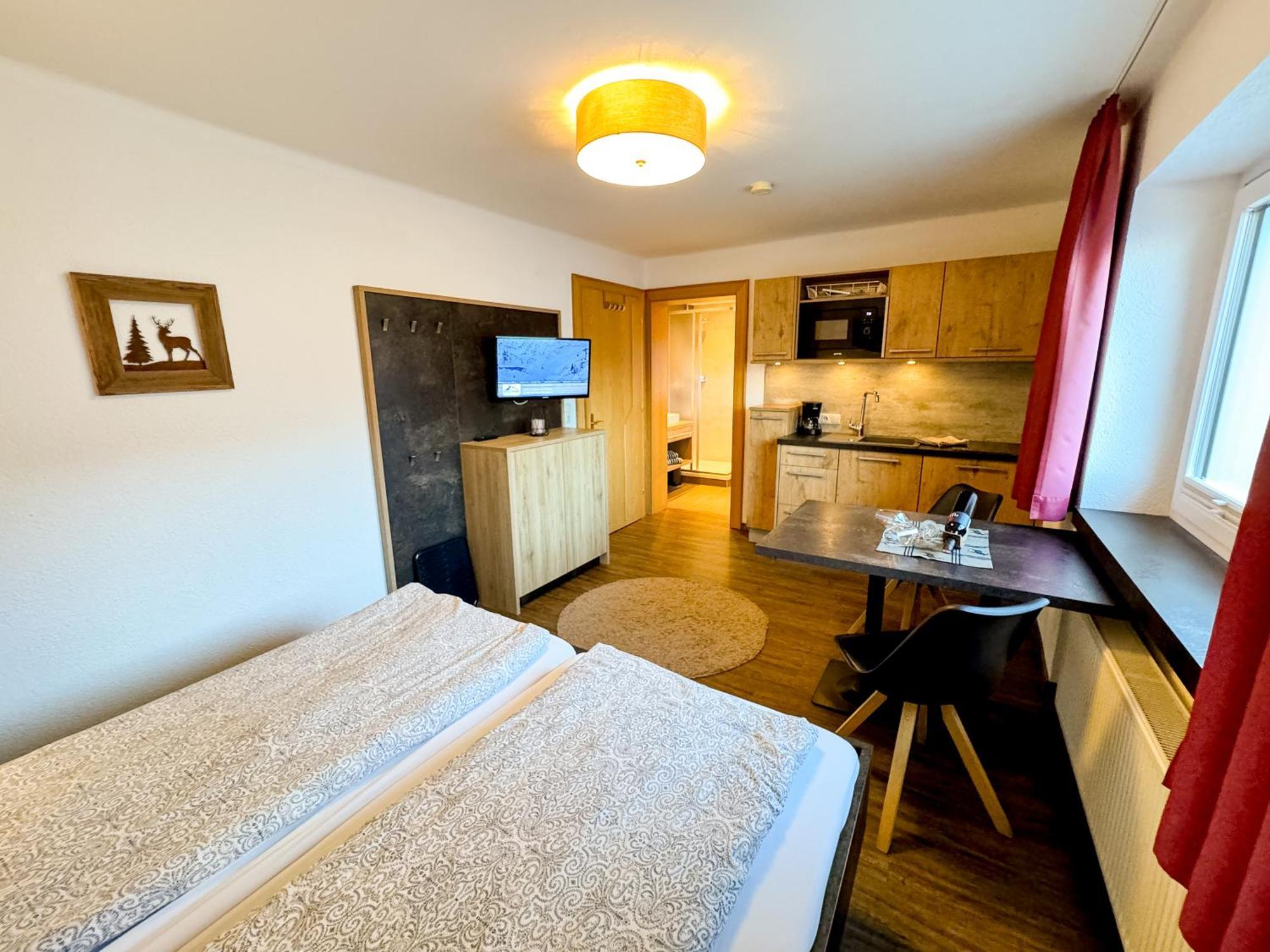 Bergfried Appartements - Ski In Ski Out, Inklusive Sommerkarte, Zentral Mit Ausblick Ueber Kaprun Buitenkant foto