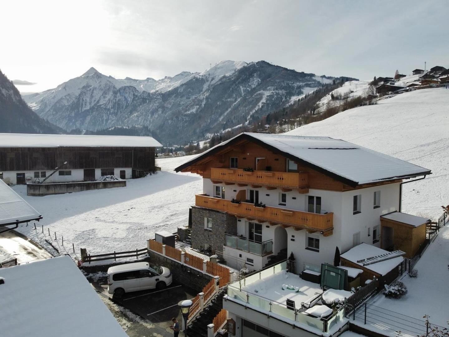 Bergfried Appartements - Ski In Ski Out, Inklusive Sommerkarte, Zentral Mit Ausblick Ueber Kaprun Buitenkant foto